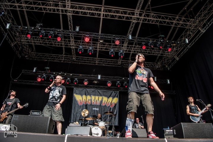 Dog Eat Dog @ Rock voor Specials, picture 37, photographed by Luc Luyten - FrontView Magazine