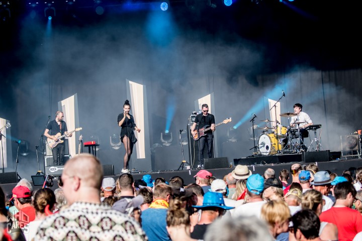 Intergalactic Lovers @ Rock voor Specials, picture 20, photographed by Luc Luyten - FrontView Magazine