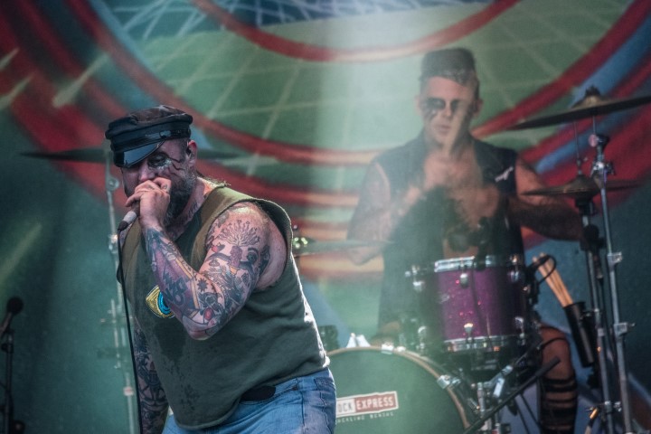Turbonegro @ Sjock, foto 13, foto's door Luc Luyten - FrontView Magazine