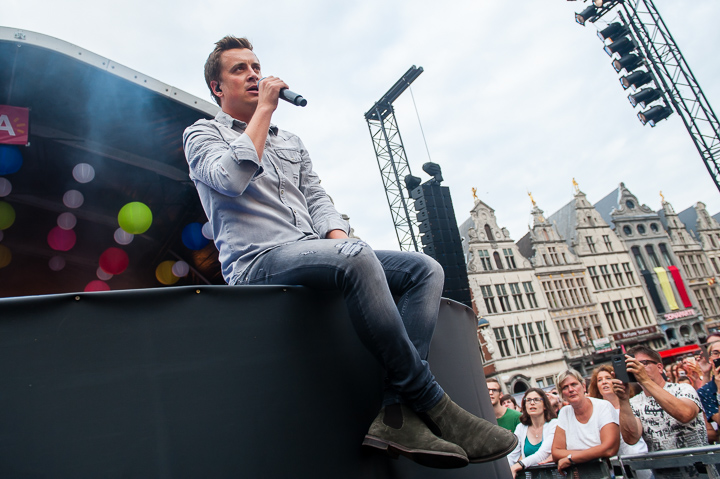 Niels Destadsbader @ 11-juli viering - Grote Markt Antwerpen, picture 16, photographed by Dimitri Vanlommel - FrontView Magazine