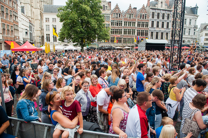 Niels Destadsbader @ 11-juli viering - Grote Markt Antwerpen, picture 18, photographed by Dimitri Vanlommel - FrontView Magazine
