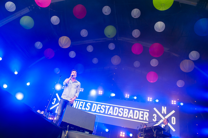 Niels Destadsbader @ 11-juli viering - Grote Markt Antwerpen, picture 27, photographed by Dimitri Vanlommel - FrontView Magazine