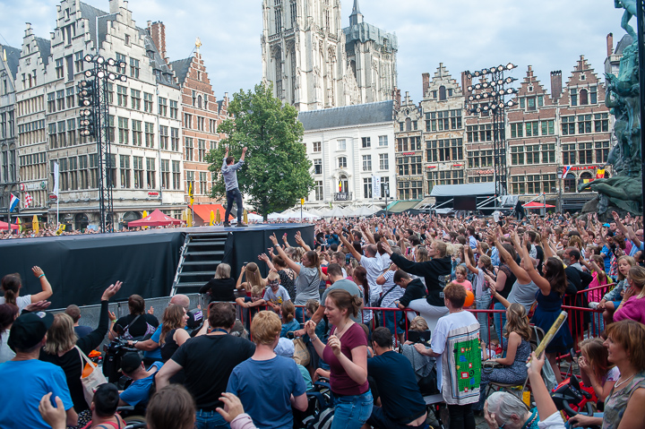 Niels Destadsbader @ 11-juli viering - Grote Markt Antwerpen, picture 28, photographed by Dimitri Vanlommel - FrontView Magazine