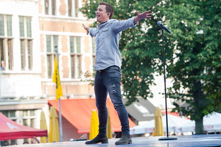 Niels Destadsbader @ 11-juli viering - Grote Markt Antwerpen, picture 36, photographed by Dimitri Vanlommel - FrontView Magazine
