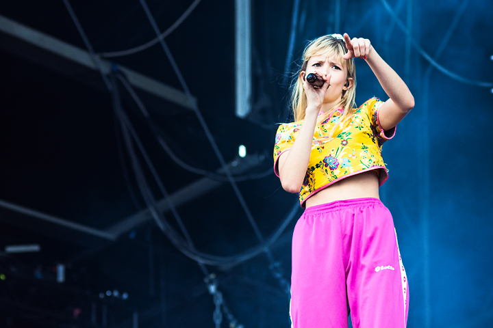 Angèle @ Dour Festival 2018, foto 5, foto's door Magali Decamps - FrontView Magazine