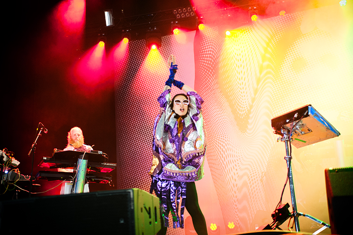 Little Dragon @ Dour Festival 2018, picture 4, photographed by Magali Decamps - FrontView Magazine