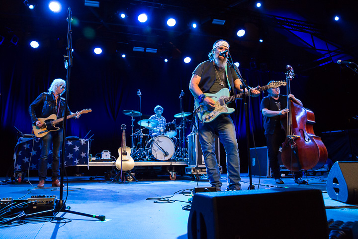 STEVE EARLE & THE DUKES @ Openluchttheater Rivierenhof, picture 22, photographed by Marc Verdonck - FrontView Magazine