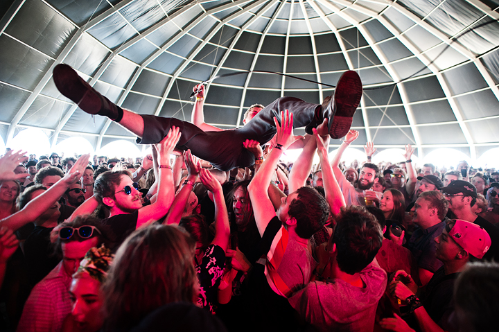 Shame @ Dour Festival 2018, picture 3, photographed by Magali Decamps - FrontView Magazine