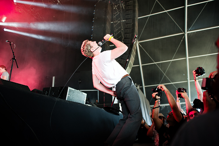 Shame @ Dour Festival 2018, picture 6, photographed by Magali Decamps - FrontView Magazine