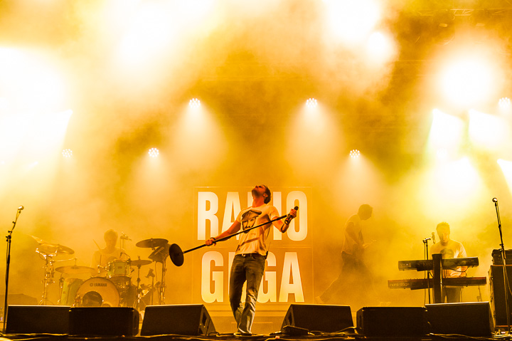 Radio Guga @ Sint-Baafsplein - Gentse Feesten, picture 7, photographed by Dimitri Vanlommel - FrontView Magazine