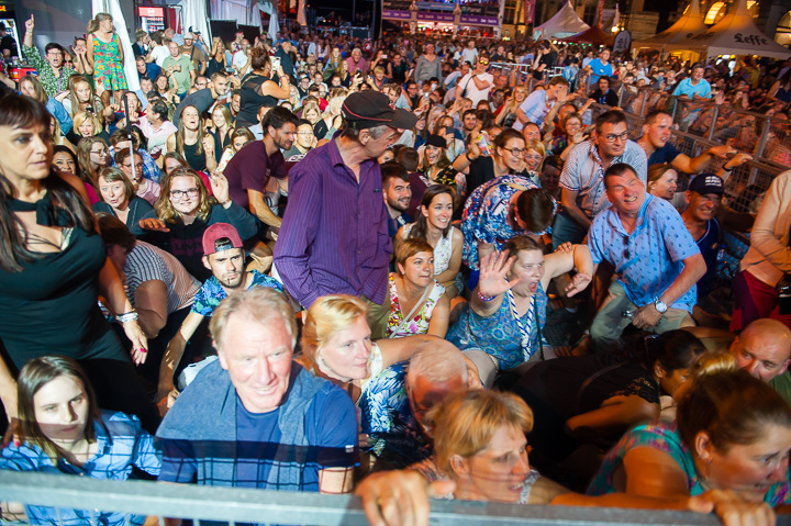 Radio Guga @ Sint-Baafsplein - Gentse Feesten, picture 31, photographed by Dimitri Vanlommel - FrontView Magazine