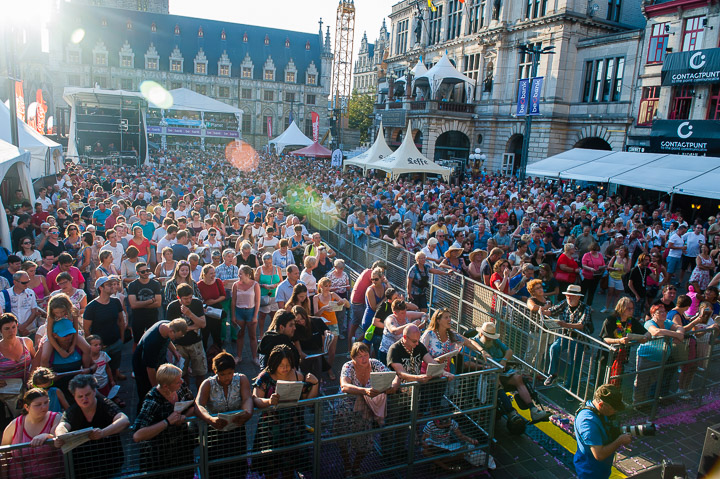 Vlaanderen Zingt @ Sint-Baafsplein - Gentse Feesten, foto 1, foto's door Dimitri Vanlommel - FrontView Magazine