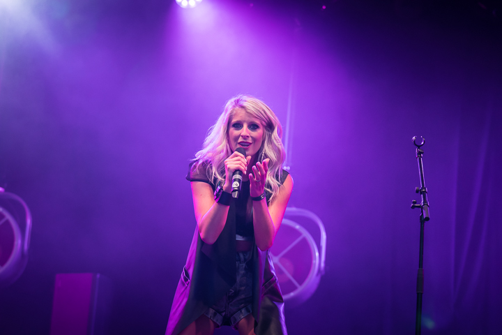 Noa Neal @ Sint-Baafsplein Gent, picture 16, photographed by Danny Wagemans - FrontView Magazine