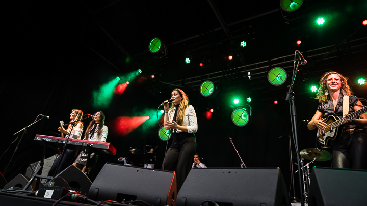 Beatles by Girls @ Korenmarkt Gent, picture 3, photographed by Danny Wagemans - FrontView Magazine
