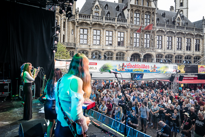 Beatles by Girls @ Korenmarkt Gent, picture 5, photographed by Danny Wagemans - FrontView Magazine