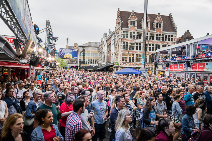 Beatles by Girls @ Korenmarkt Gent, picture 6, photographed by Danny Wagemans - FrontView Magazine