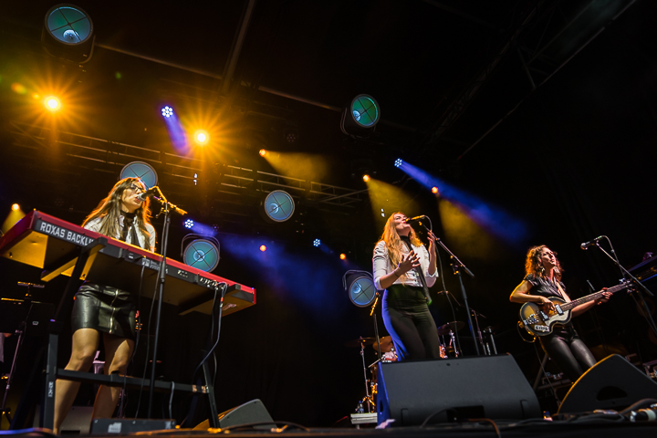 Beatles by Girls @ Korenmarkt Gent, picture 14, photographed by Danny Wagemans - FrontView Magazine