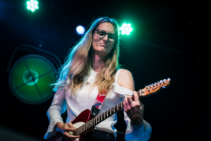 Beatles by Girls @ Korenmarkt Gent, picture 32, photographed by Danny Wagemans - FrontView Magazine