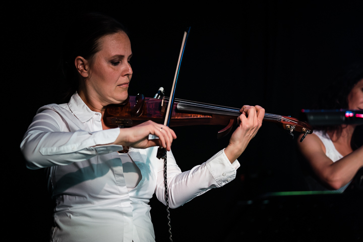 Beatles by Girls @ Korenmarkt Gent, picture 50, photographed by Danny Wagemans - FrontView Magazine