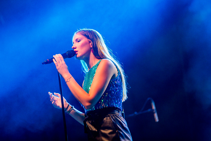 Blanche @ Beleuvenissen, picture 6, photographed by Kurt Jacobs - FrontView Magazine