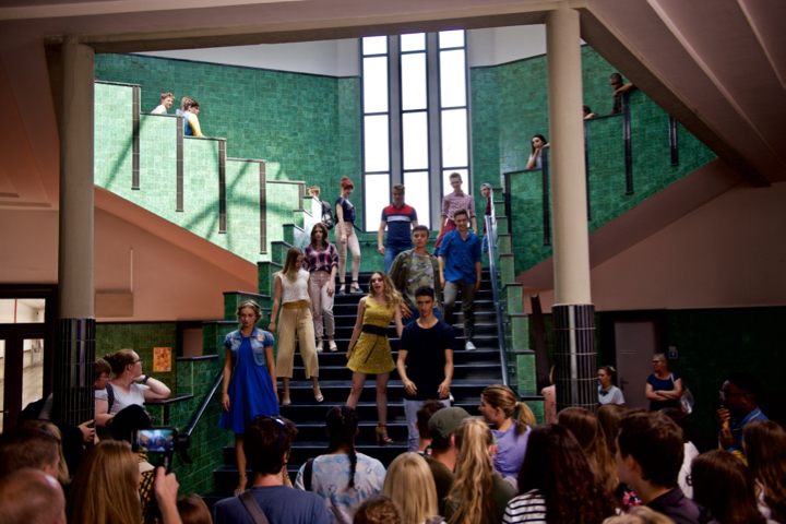 #LikeMe Ketnet-fictiereeks. Set bezoek. @ Boom, foto 48, foto's door Bart Baevegems - FrontView Magazine