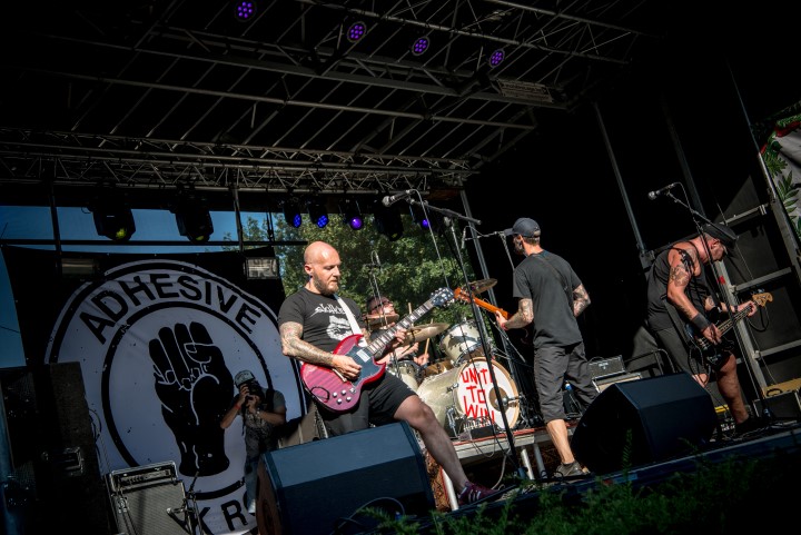 Adhesive @ Bakrock, picture 1, photographed by Luc Luyten - FrontView Magazine
