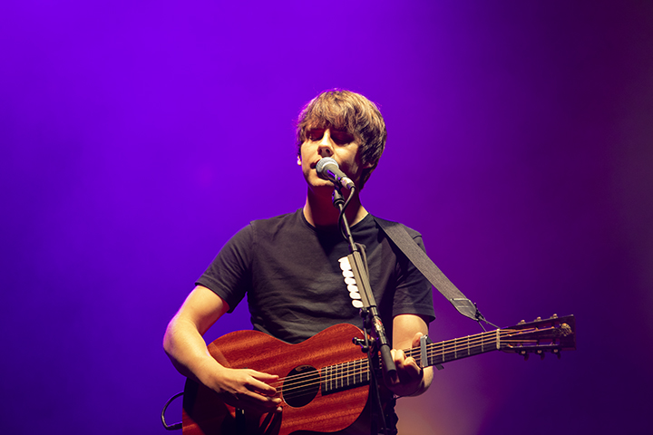 Jake Bugg @ Dranouter, picture 4, photographed by Frank Lambrechts - FrontView Magazine