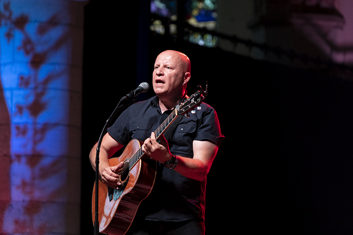 Frank Vander Linden @ Dranouter, foto 1, foto's door Frank Lambrechts - FrontView Magazine