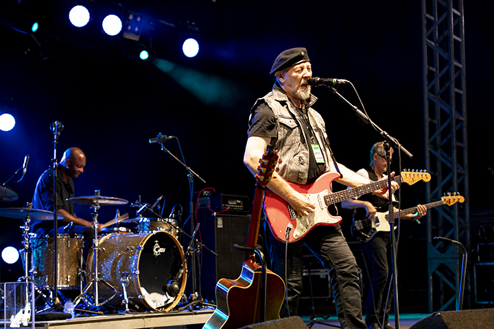 Richard Thompson @ Dranouter, picture 7, photographed by Frank Lambrechts - FrontView Magazine