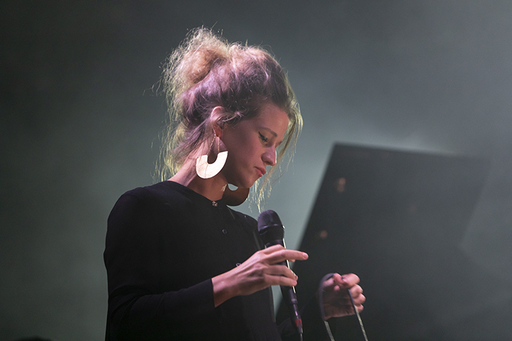 Selah Sue @ Dranouter, foto 5, foto's door Frank Lambrechts - FrontView Magazine