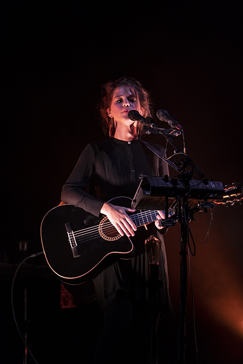 Selah Sue @ Dranouter, foto 12, foto's door Frank Lambrechts - FrontView Magazine