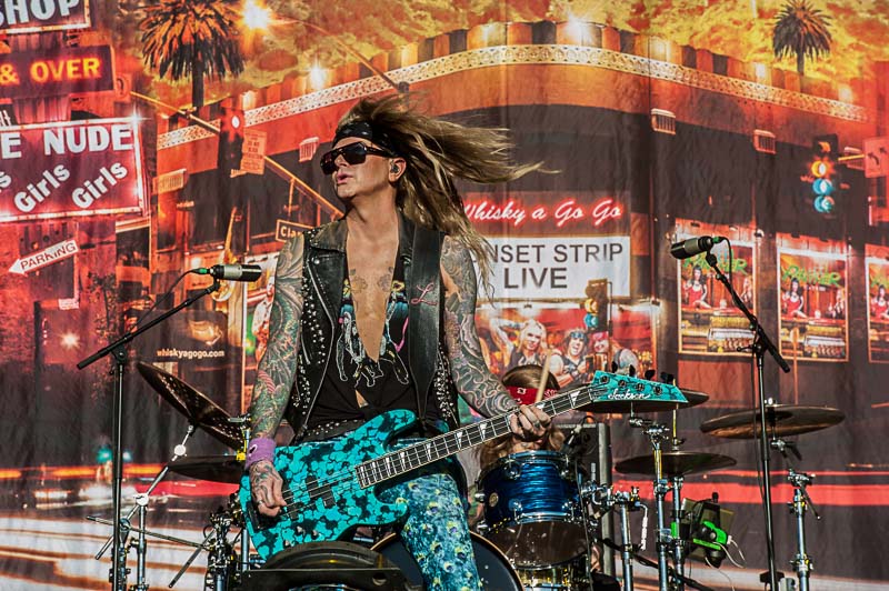 Steel Panther @ Lokerse Feesten, picture 8, photographed by Gert Daemen - FrontView Magazine