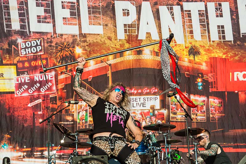Steel Panther @ Lokerse Feesten, picture 14, photographed by Gert Daemen - FrontView Magazine