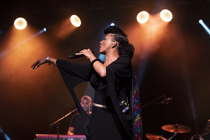 Zap mama @ Dranouter, picture 7, photographed by Frank Lambrechts - FrontView Magazine