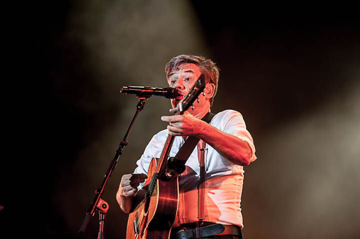 Bart Peeters @ Lokerse Feesten, picture 16, photographed by Gert Daemen - FrontView Magazine
