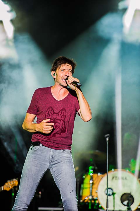 Clouseau @ Lokerse Feesten, picture 4, photographed by Gert Daemen - FrontView Magazine