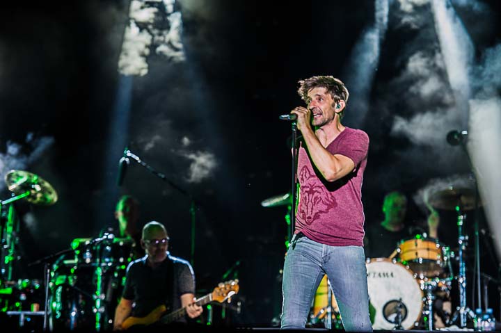 Clouseau @ Lokerse Feesten, picture 6, photographed by Gert Daemen - FrontView Magazine
