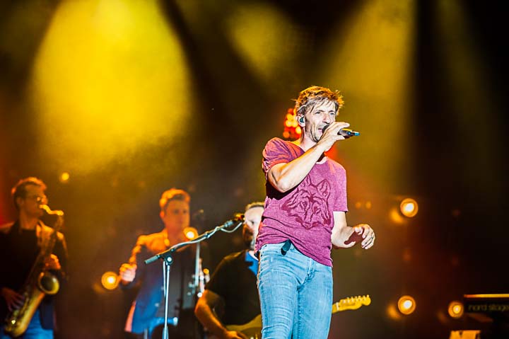 Clouseau @ Lokerse Feesten, picture 9, photographed by Gert Daemen - FrontView Magazine