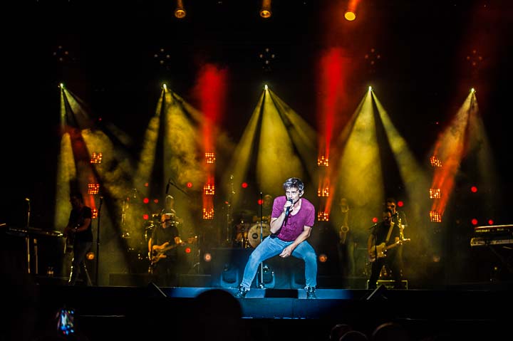 Clouseau @ Lokerse Feesten, picture 10, photographed by Gert Daemen - FrontView Magazine