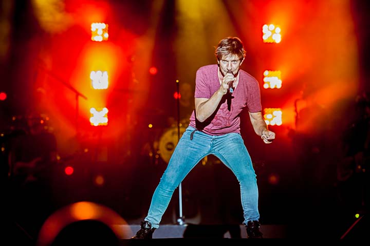 Clouseau @ Lokerse Feesten, picture 11, photographed by Gert Daemen - FrontView Magazine