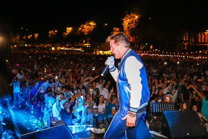 Luc Steeno @ Antwerpen Zingt 2018, picture 19, photographed by Goele Bormans - FrontView Magazine