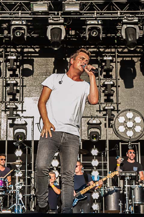 Niels Destadsbader @ Lokerse Feesten, picture 1, photographed by Gert Daemen - FrontView Magazine