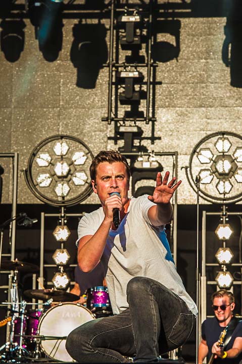 Niels Destadsbader @ Lokerse Feesten, picture 3, photographed by Gert Daemen - FrontView Magazine