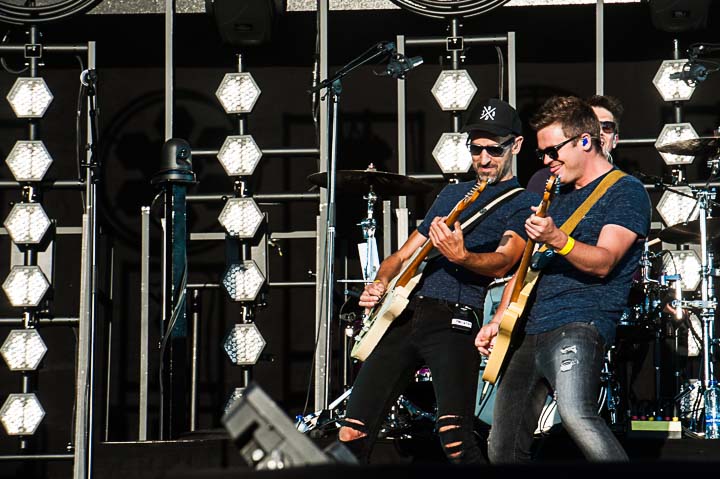 Niels Destadsbader @ Lokerse Feesten, picture 7, photographed by Gert Daemen - FrontView Magazine
