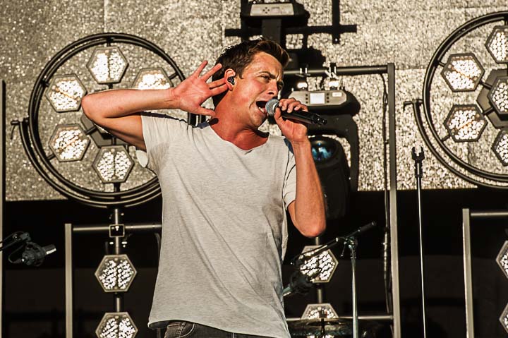 Niels Destadsbader @ Lokerse Feesten, picture 11, photographed by Gert Daemen - FrontView Magazine