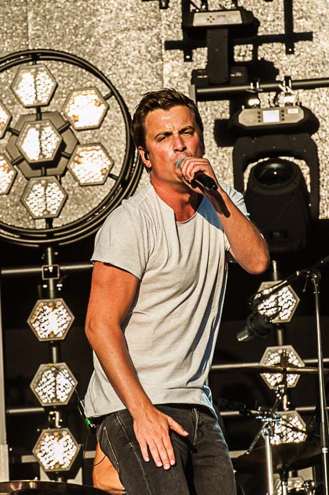 Niels Destadsbader @ Lokerse Feesten, picture 12, photographed by Gert Daemen - FrontView Magazine