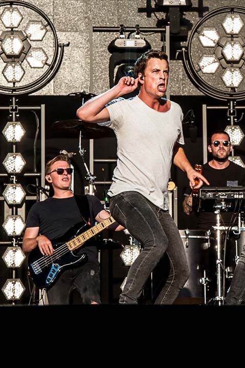 Niels Destadsbader @ Lokerse Feesten, picture 13, photographed by Gert Daemen - FrontView Magazine