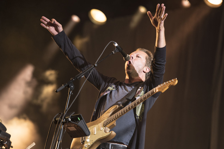 dEUS @ Lokerse Feesten, picture 8, photographed by Nick De Baerdemaeker - FrontView Magazine