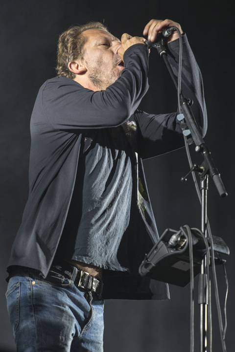 dEUS @ Lokerse Feesten, picture 14, photographed by Nick De Baerdemaeker - FrontView Magazine