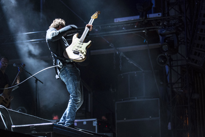 dEUS @ Lokerse Feesten, picture 15, photographed by Nick De Baerdemaeker - FrontView Magazine
